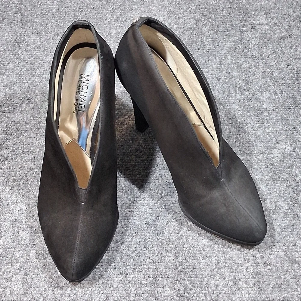 Michael Michael‎ Kors Black Suede V-Cut Platform Booties Pointed Toe Heels 8.5M